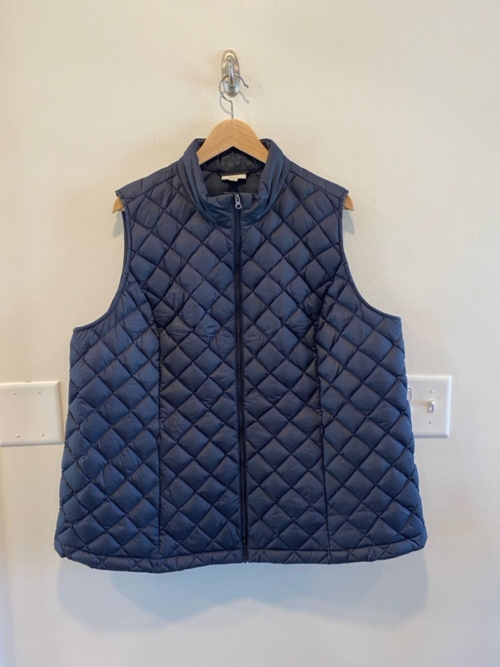 J. Jill womens quilted down puffer vest size 2X 90% down packable lightweight